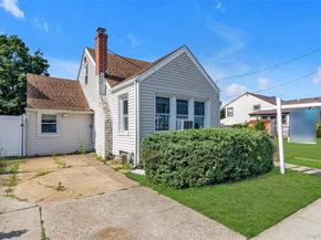 9 Hamilton Avenue, Island Park NY 11558