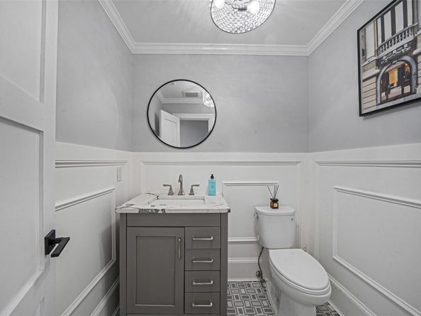 60 W 2nd Street, Freeport NY 11520