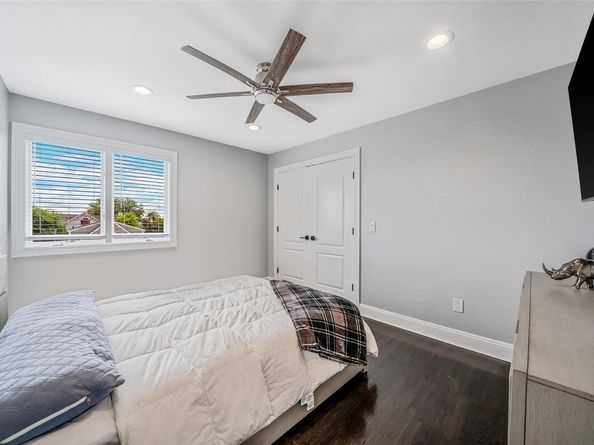 60 W 2nd Street, Freeport NY 11520