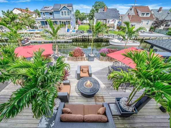 60 W 2nd Street, Freeport NY 11520