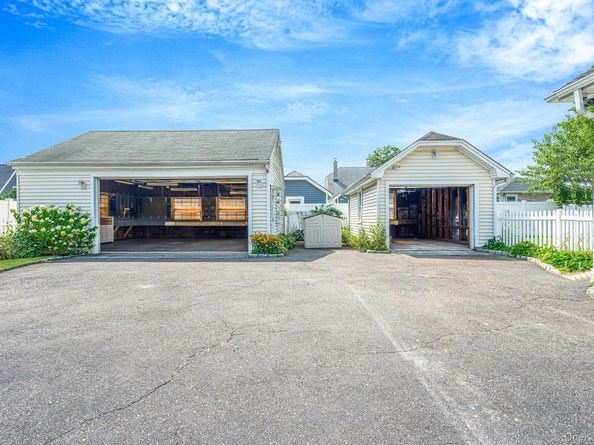 22 Oak Street, Hicksville NY 11801