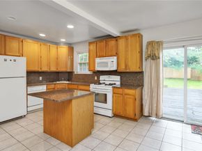 117 Glenwood Road, Glenwood Landing NY 11547