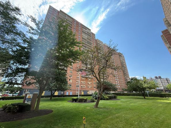 2944 W 5th Street 18R, Brooklyn NY 11224