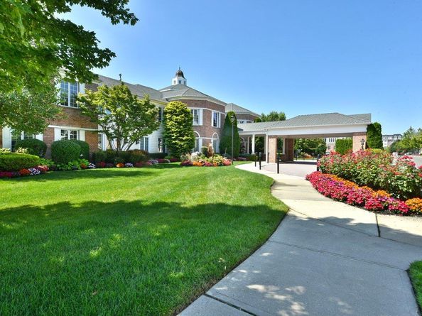 415 Pacing Way, Westbury NY 11590