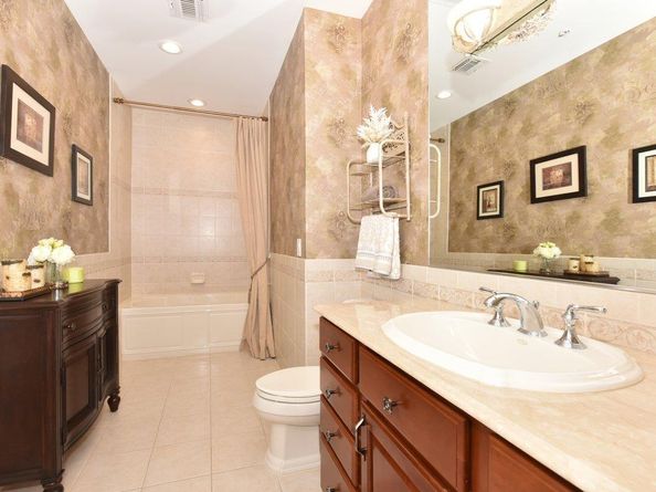 415 Pacing Way, Westbury NY 11590