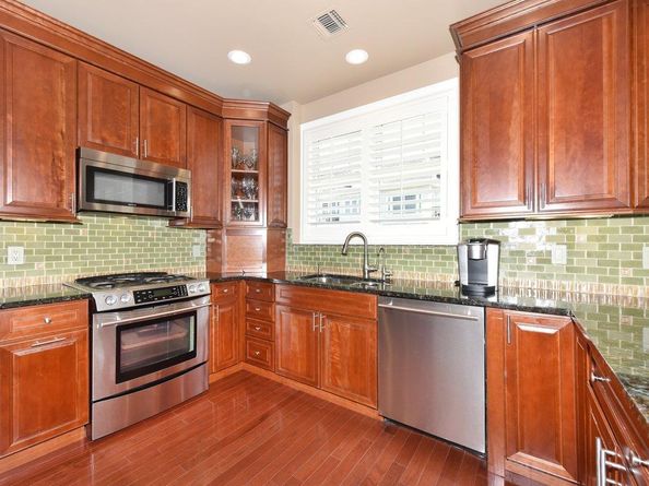 415 Pacing Way, Westbury NY 11590