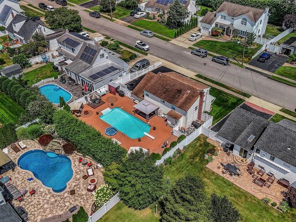532 Alwick Avenue, West Islip NY 11795