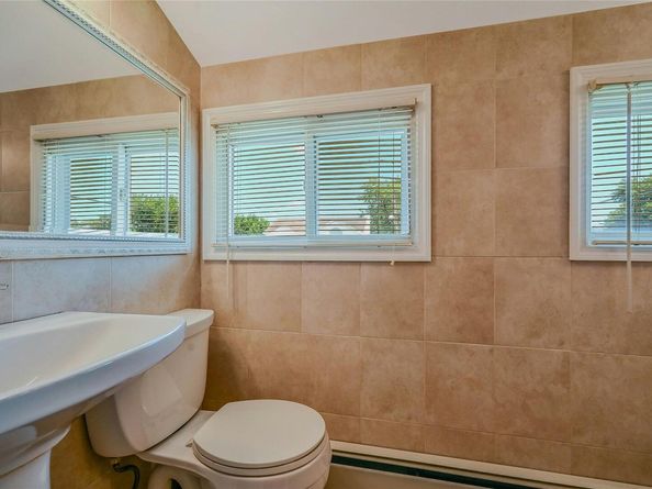 532 Alwick Avenue, West Islip NY 11795