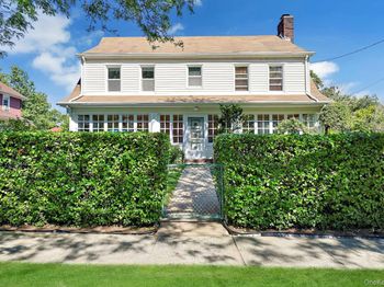 15 Heminway Avenue