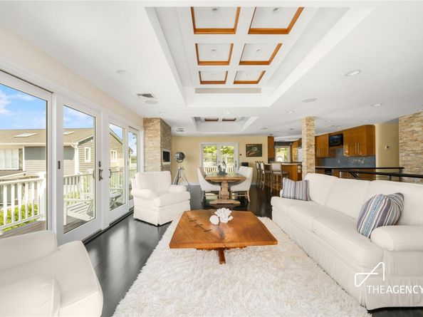 50 Ships Point Lane, Oyster Bay NY 11771