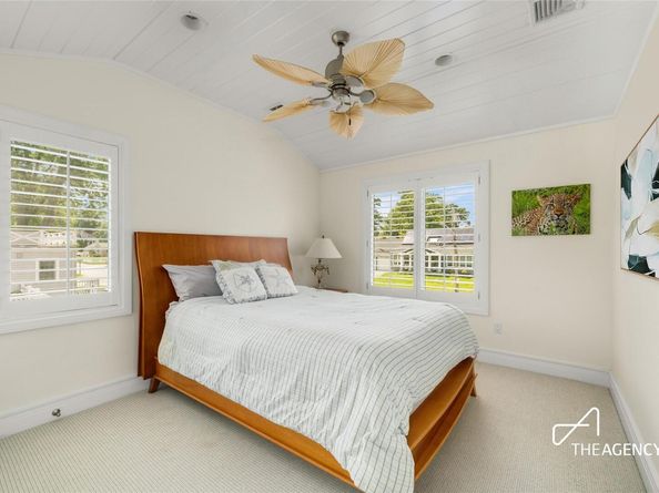 50 Ships Point Lane, Oyster Bay NY 11771