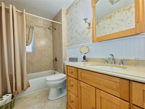 281 Wheeler Avenue 7, Valley Stream NY 11580