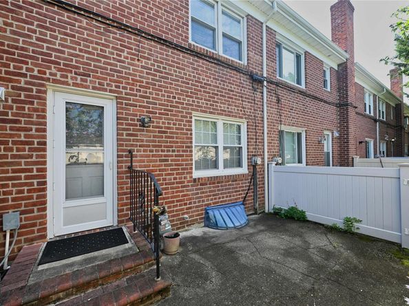 281 Wheeler Avenue 7, Valley Stream NY 11580