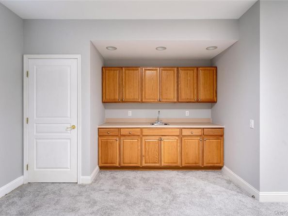 48 Avolet Court, Mount Sinai NY 11766