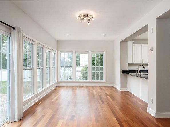 48 Avolet Court, Mount Sinai NY 11766