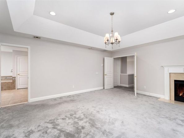 48 Avolet Court, Mount Sinai NY 11766