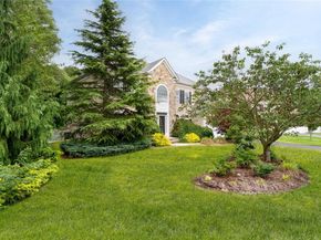 48 Avolet Court, Mount Sinai NY 11766