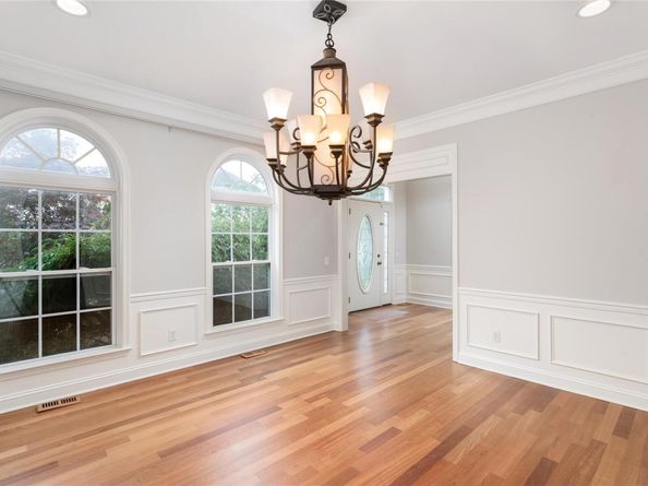 48 Avolet Court, Mount Sinai NY 11766