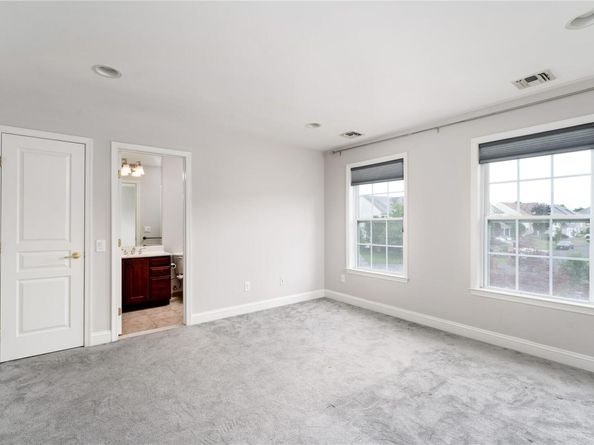 48 Avolet Court, Mount Sinai NY 11766