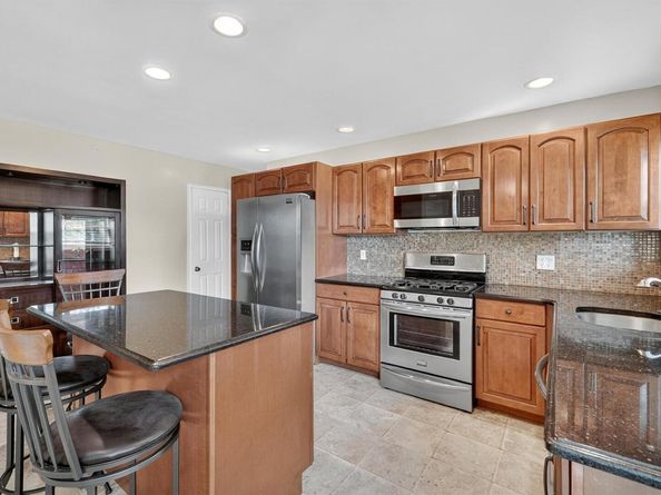 230 Huntington Avenue, Bronx NY 10465