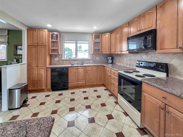 57 S Crescent Drive, Farmingdale NY 11735