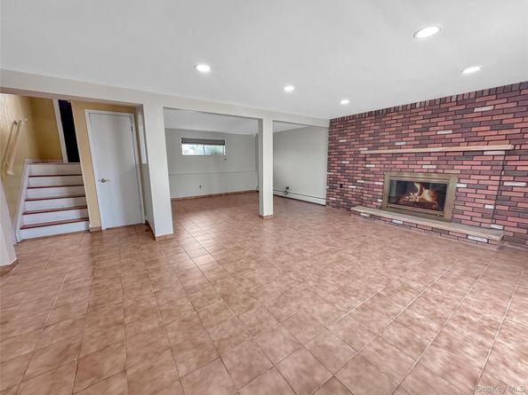 57 S Crescent Drive, Farmingdale NY 11735