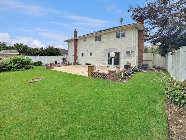 57 S Crescent Drive, Farmingdale NY 11735