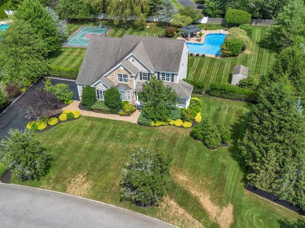 265 Hidden Acres Path, Wading River NY 11792