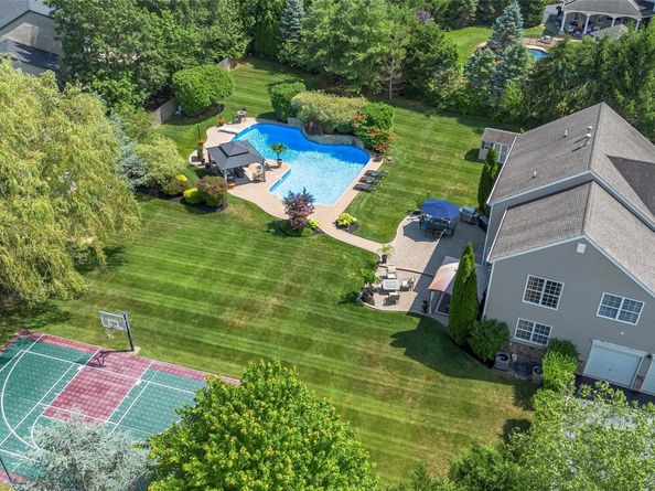 265 Hidden Acres Path, Wading River NY 11792