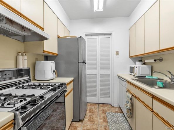 410 E Broadway 6S, Long Beach NY 11561