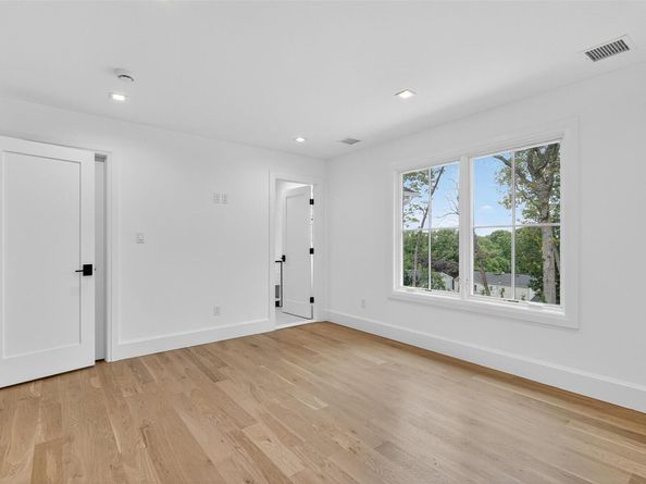 32A Pine Road, Syosset NY 11791