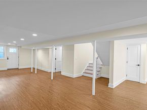 18 Roosevelt Avenue, Glen Head NY 11545