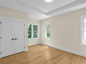 18 Roosevelt Avenue, Glen Head NY 11545