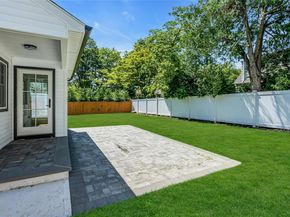 18 Roosevelt Avenue, Glen Head NY 11545