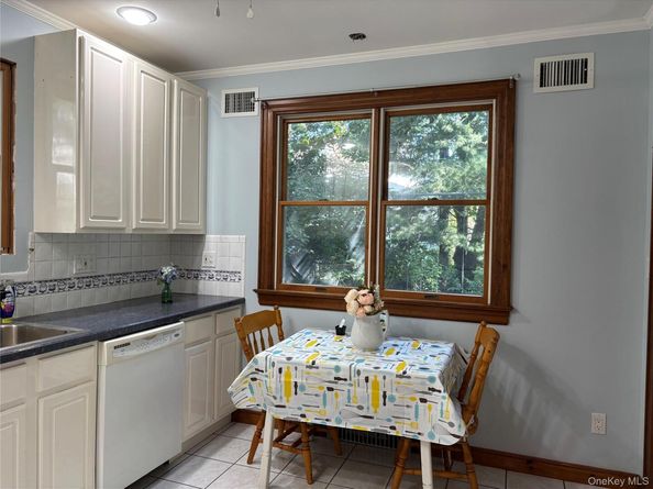 92 Walnut Street, Lynbrook NY 11563