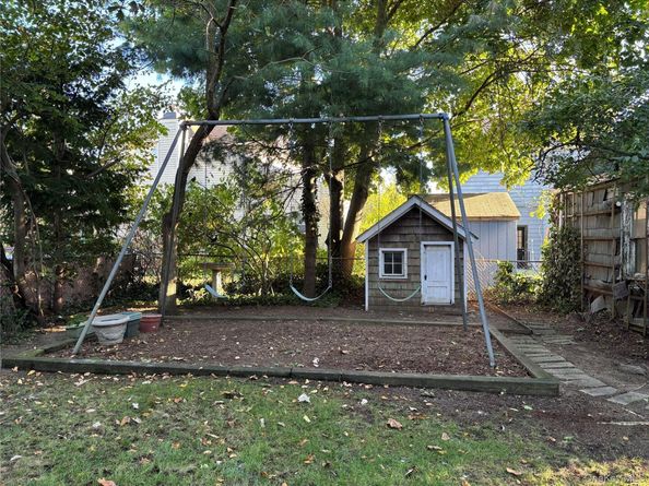 92 Walnut Street, Lynbrook NY 11563