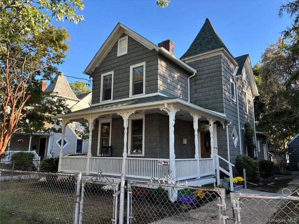 92 Walnut Street, Lynbrook NY 11563
