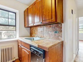 144-15 78th Rd 3A, Kew Garden Hills NY 11367