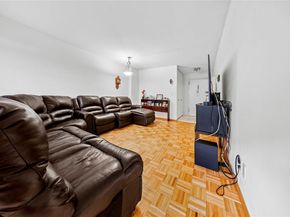 5230 39th Drive 7M, Woodside NY 11377