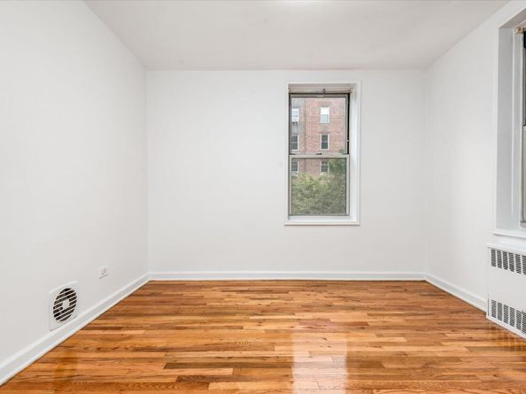 67-30 Clyde Street 3L, Forest Hills NY 11375
