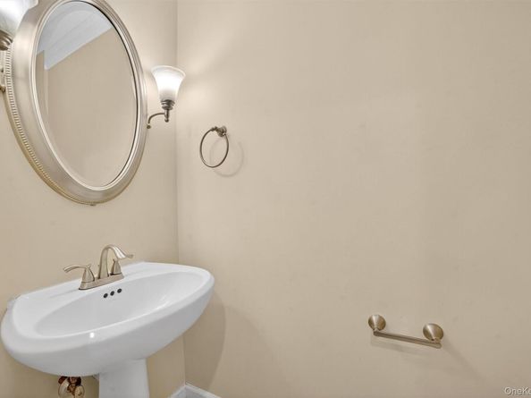 19 Lake Marie Lane, Bedford Hills NY 10507