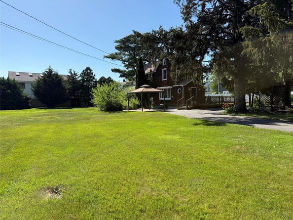 24 Bokel Road, Ronkonkoma NY 11779