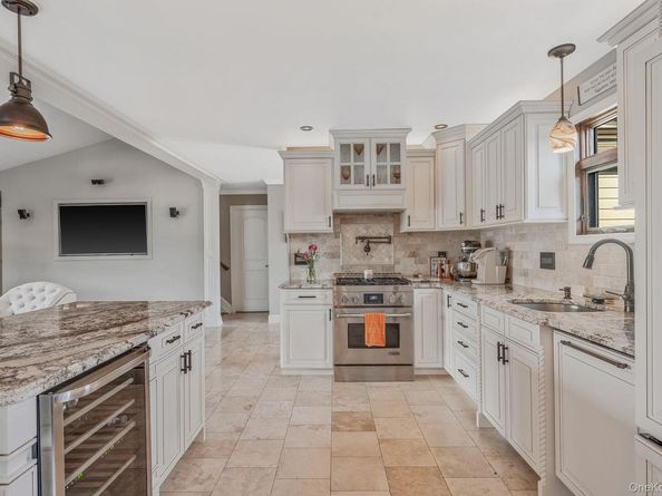 33 Pershing Avenue, Babylon NY 11702