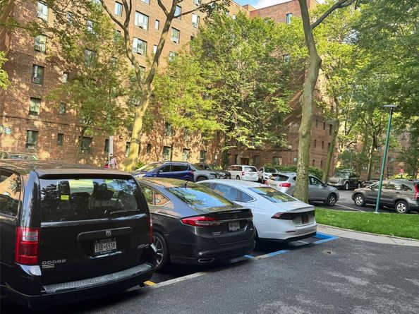 2140 E Tremont Avenue 1A, Bronx NY 10462