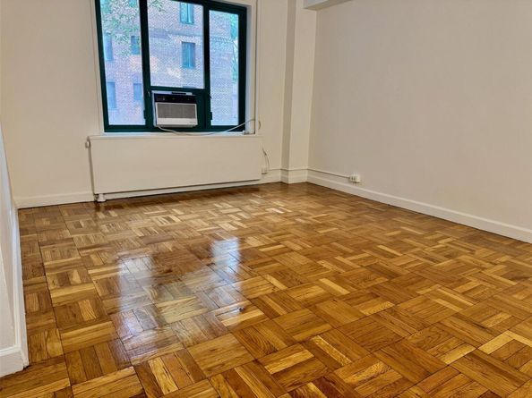 2140 E Tremont Avenue 1A, Bronx NY 10462