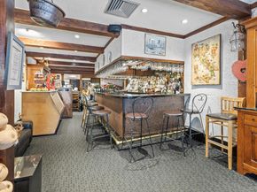 42-30 Douglaston Parkway 5N, Douglaston NY 11363