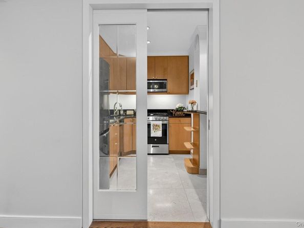 42-30 Douglaston Parkway 5N, Douglaston NY 11363