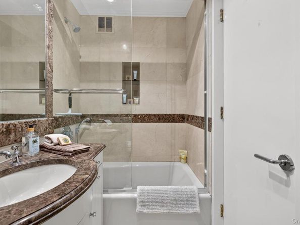 42-30 Douglaston Parkway 5N, Douglaston NY 11363