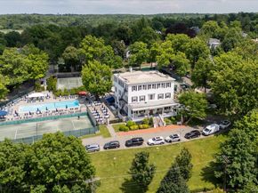 42-30 Douglaston Parkway 5N, Douglaston NY 11363