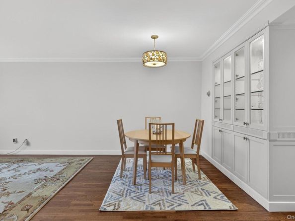 42-30 Douglaston Parkway 5N, Douglaston NY 11363